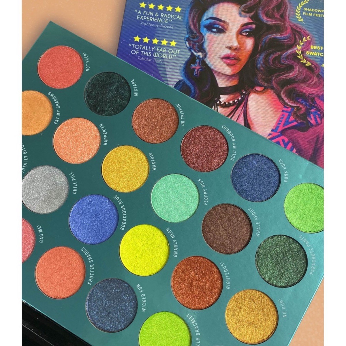 Paleta očných tieňov Rude Cosmetics DESPERATE DREAMER s 24 odtieňmi