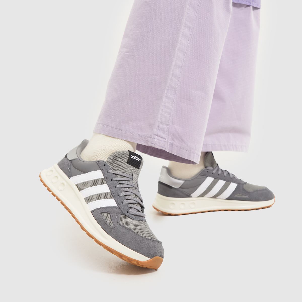 adidas Run 84 – Ljusgrå träningsskor