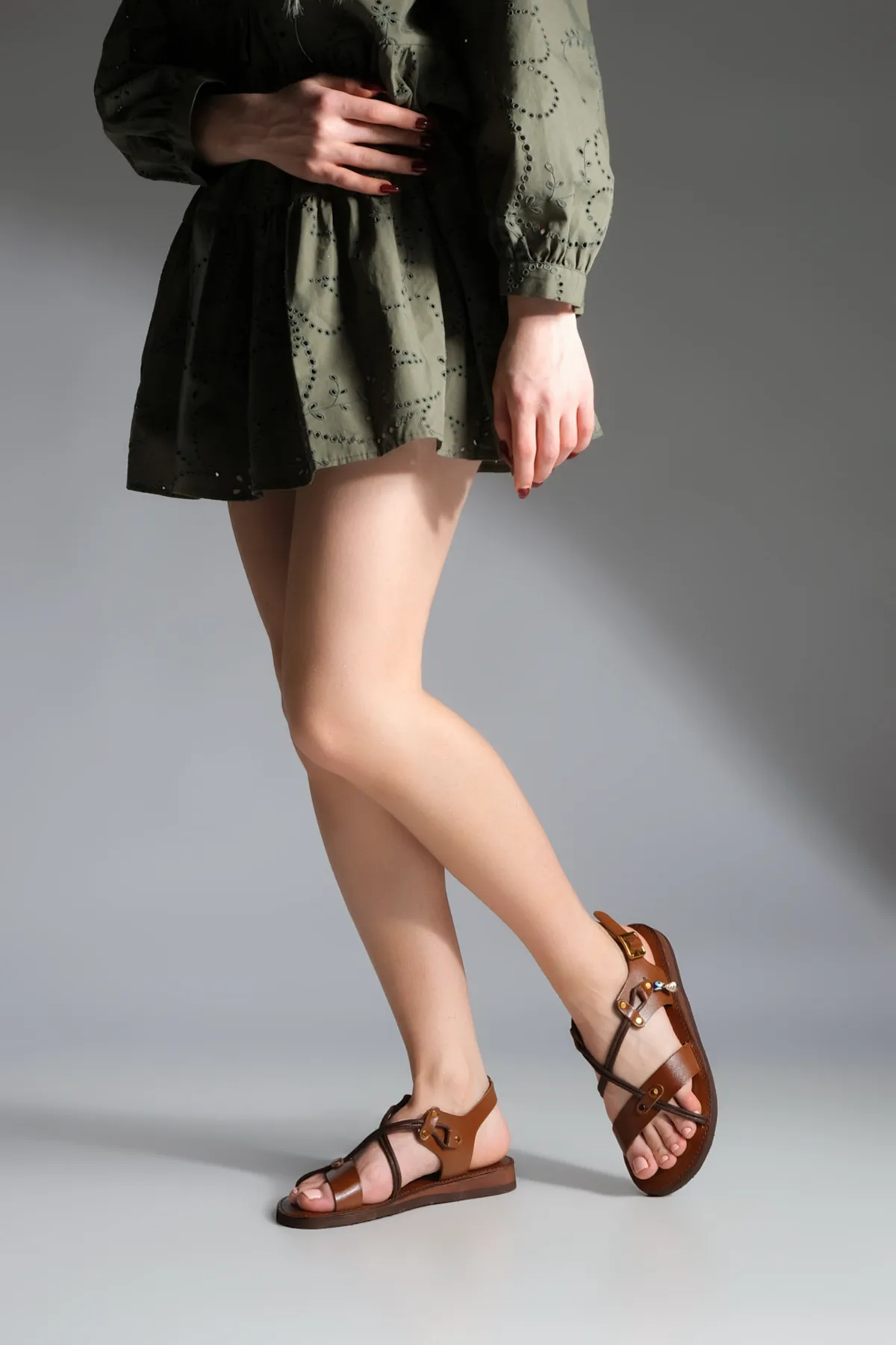 Marjin  Damen-Sandalen aus echtem Leder mit Eva-Sohle und gekreuzten Seilen, für den Alltag, Katre Tan