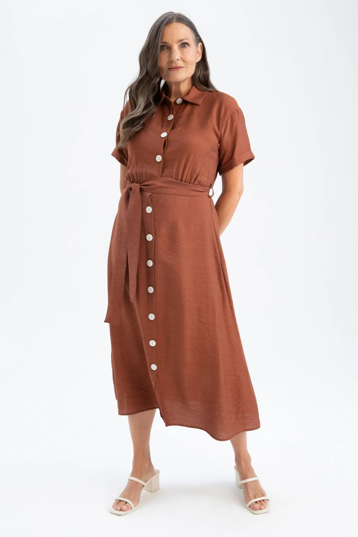 DeFacto  Kurzärmliges Midikleid in Leinenoptik mit Hemdkragen U6943az23sm