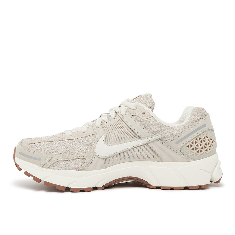 NIKE Zoom Vomero 5 