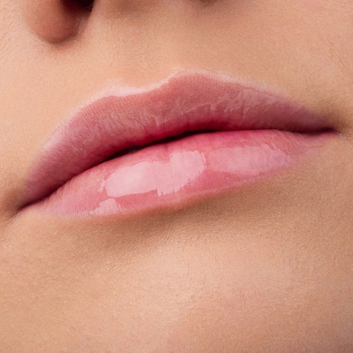 Lippenöl Glossin' Glow Tinted 050 Spill The Tea, 4 ml