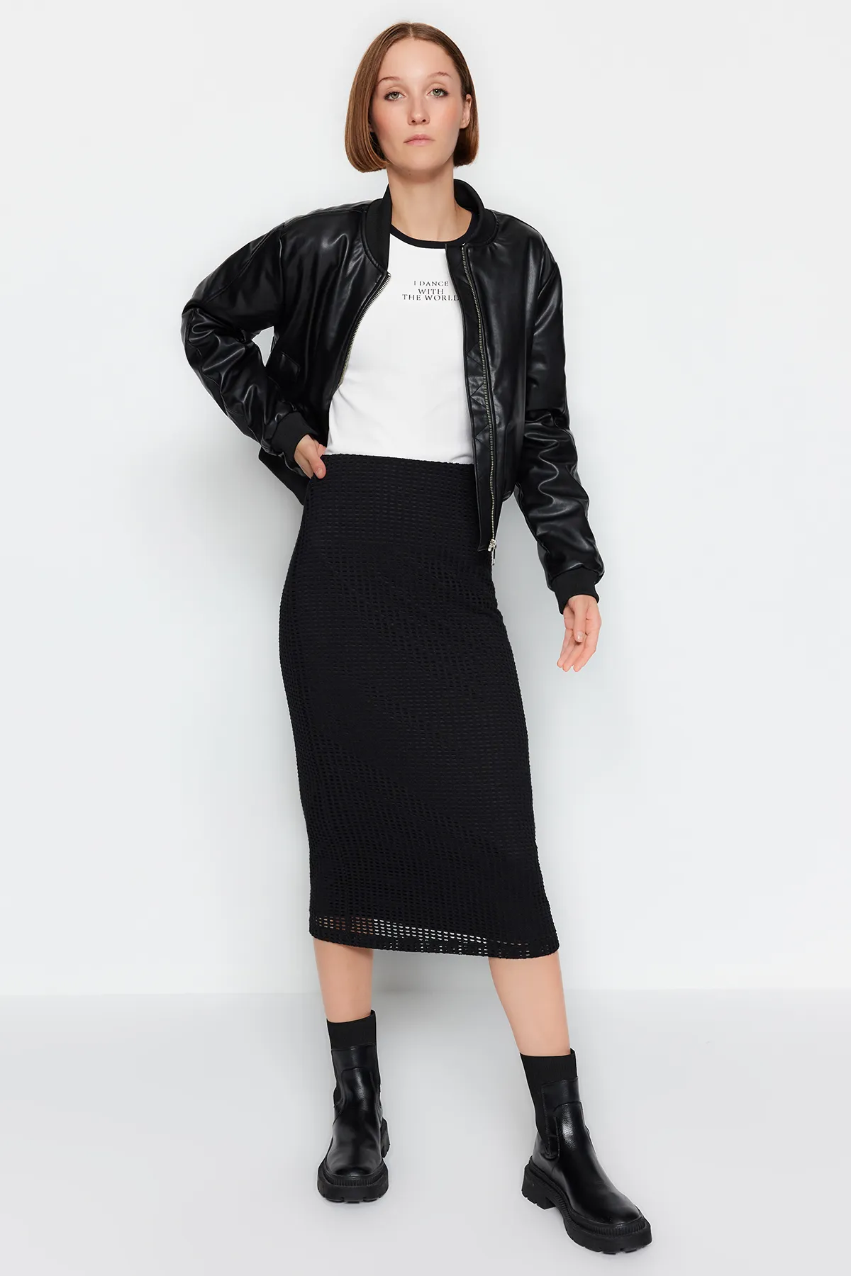 Trendyol Collection  Schwarzer Midi-Strickrock aus gefüttertem Netzstoff mit hoher Taille TWOSS23ET00379
