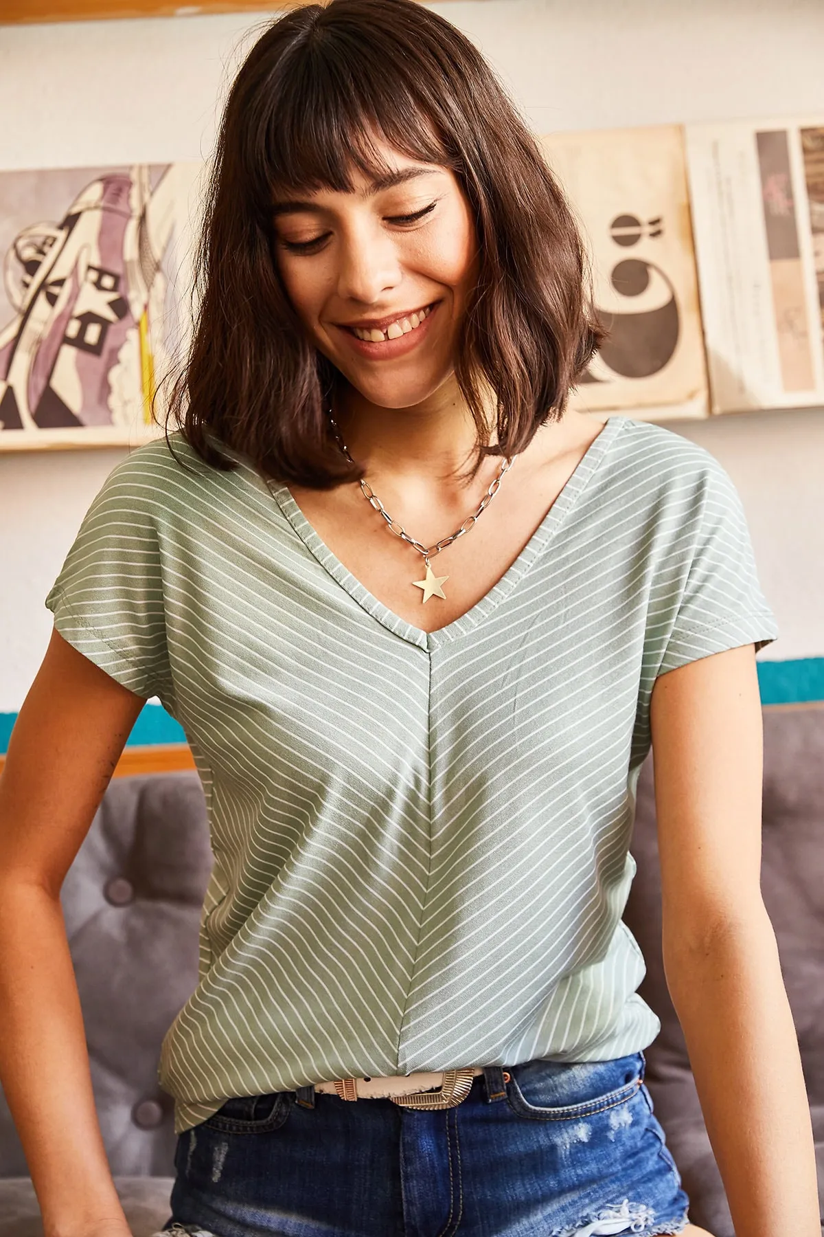 Olalook  Wassergrünes V-Schräg-T-Shirt für Damen vorne und hinten TSH-19000282