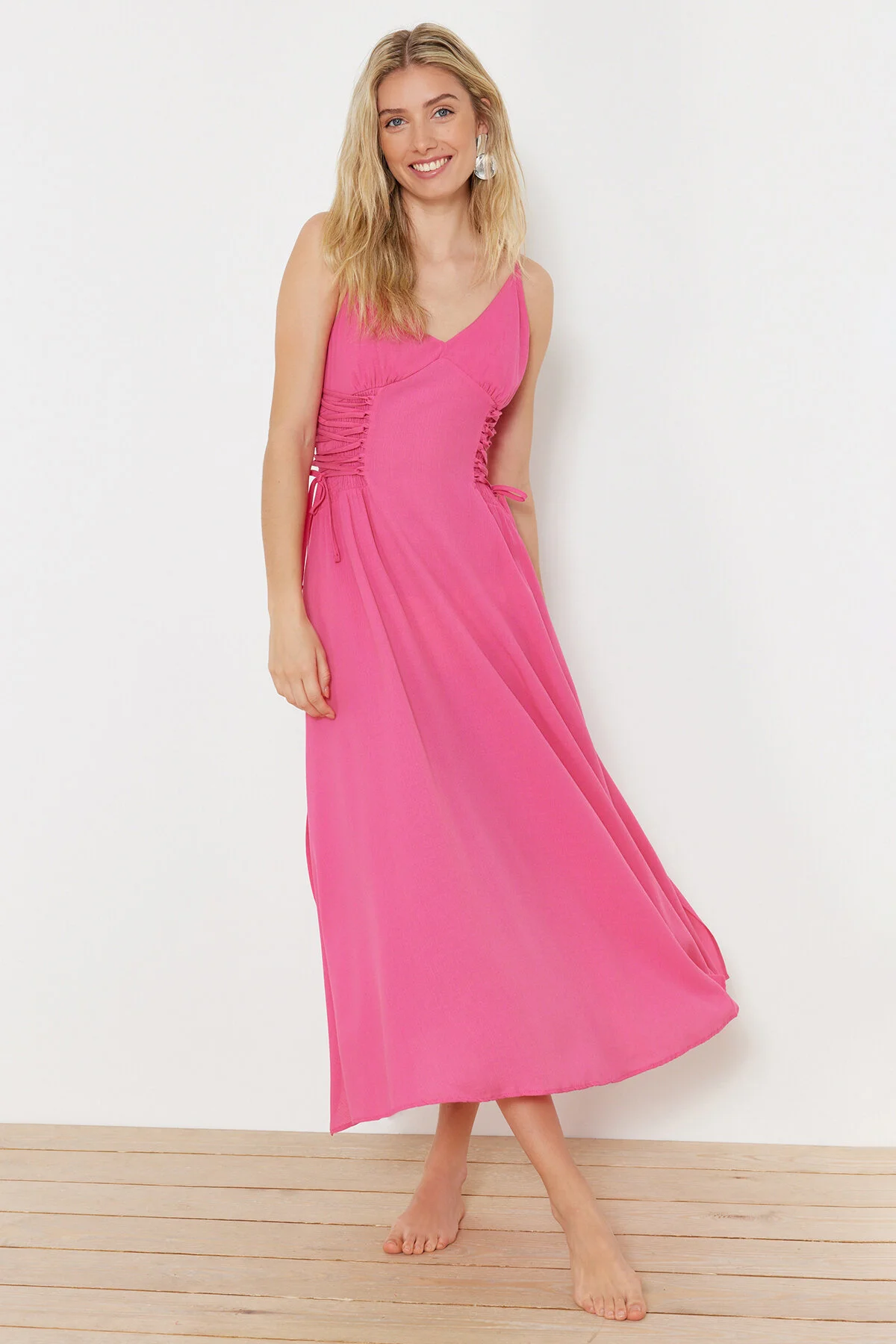 Trendyol Collection  Fuchsia Maxi-Strandkleid aus Webstoff TBESS24EL00098