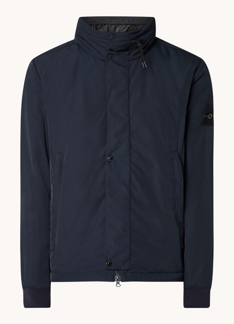 Μονωμένο μπουφάν Stone Island 43726 με πλαϊνές τσέπες και πτυσσόμενη κουκούλα