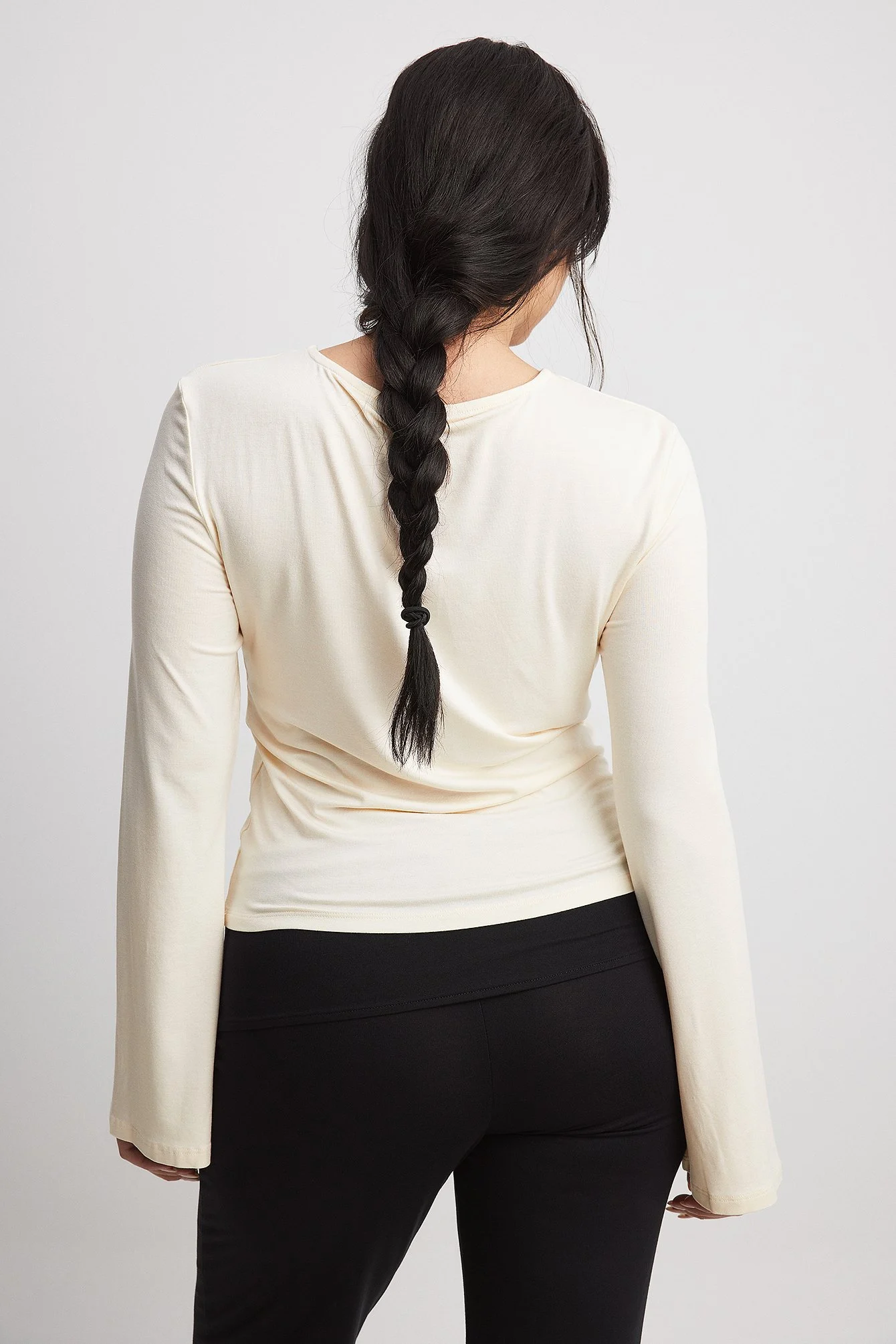 Soft Line Twist Top
