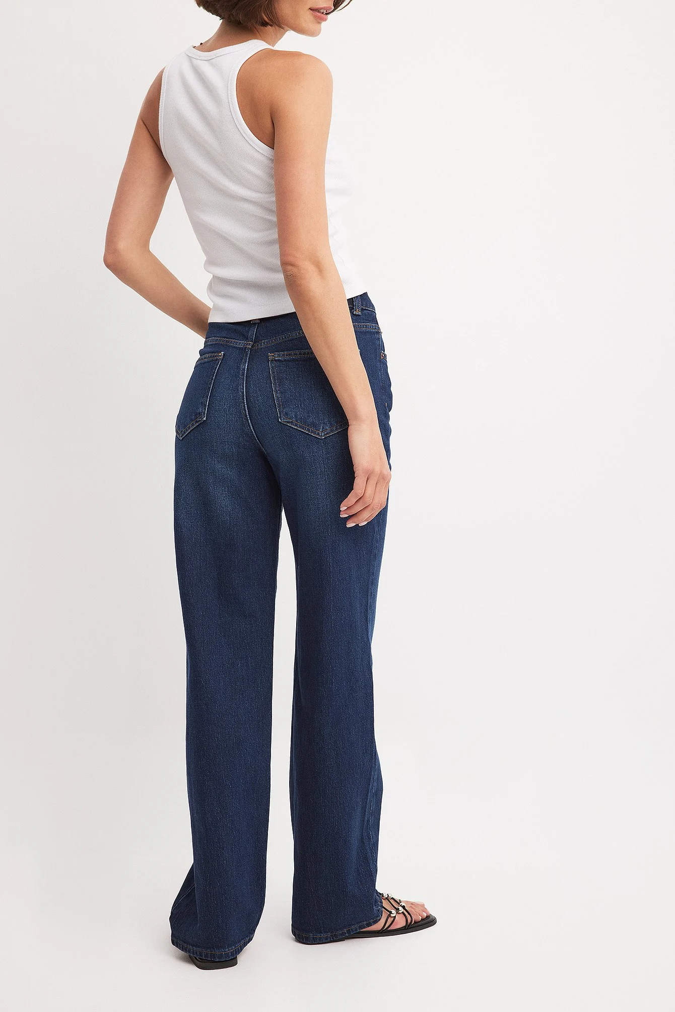 Gerade geschnittene Jeans mit hoher Taille