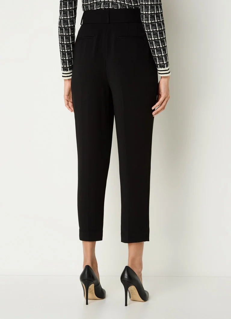 Pantaloni scurți conici din crep, cu talie înaltă, LKBennett Tabitha, cu curea.