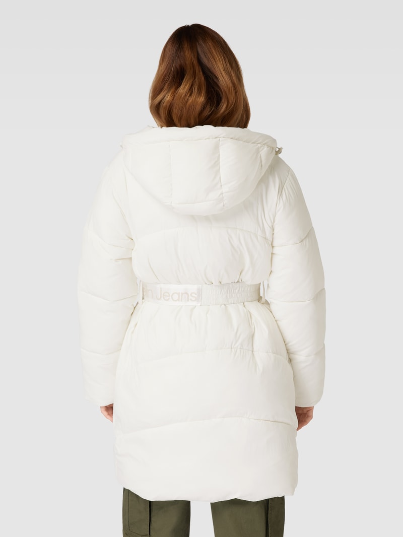 Steppmantel mit Label-Print in offwhite