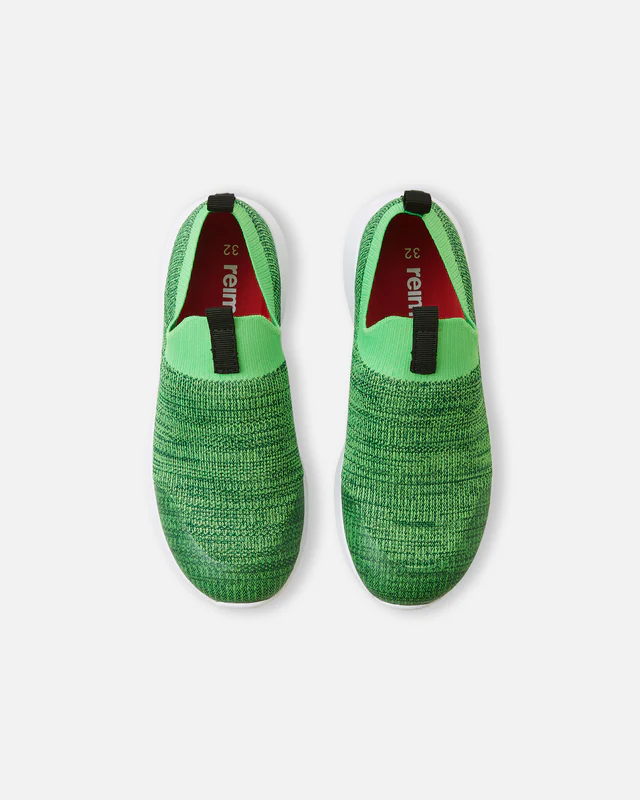 Kinder Sneaker Bouncing
