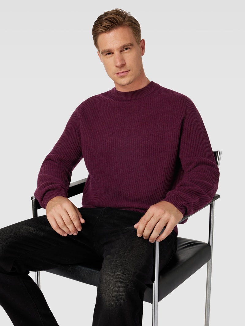 Strickpullover mit Rundhalsausschnitt in bordeaux rot meliert
