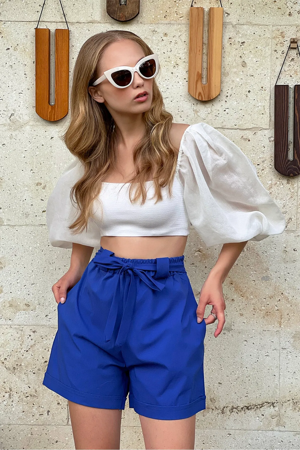 Trend Alaçatı Stili  Damen Saks Elastischer Taillengürtel Doppelte Tasche Doppeltes Bein Karotten Gabardine Shorts ALC-X8450