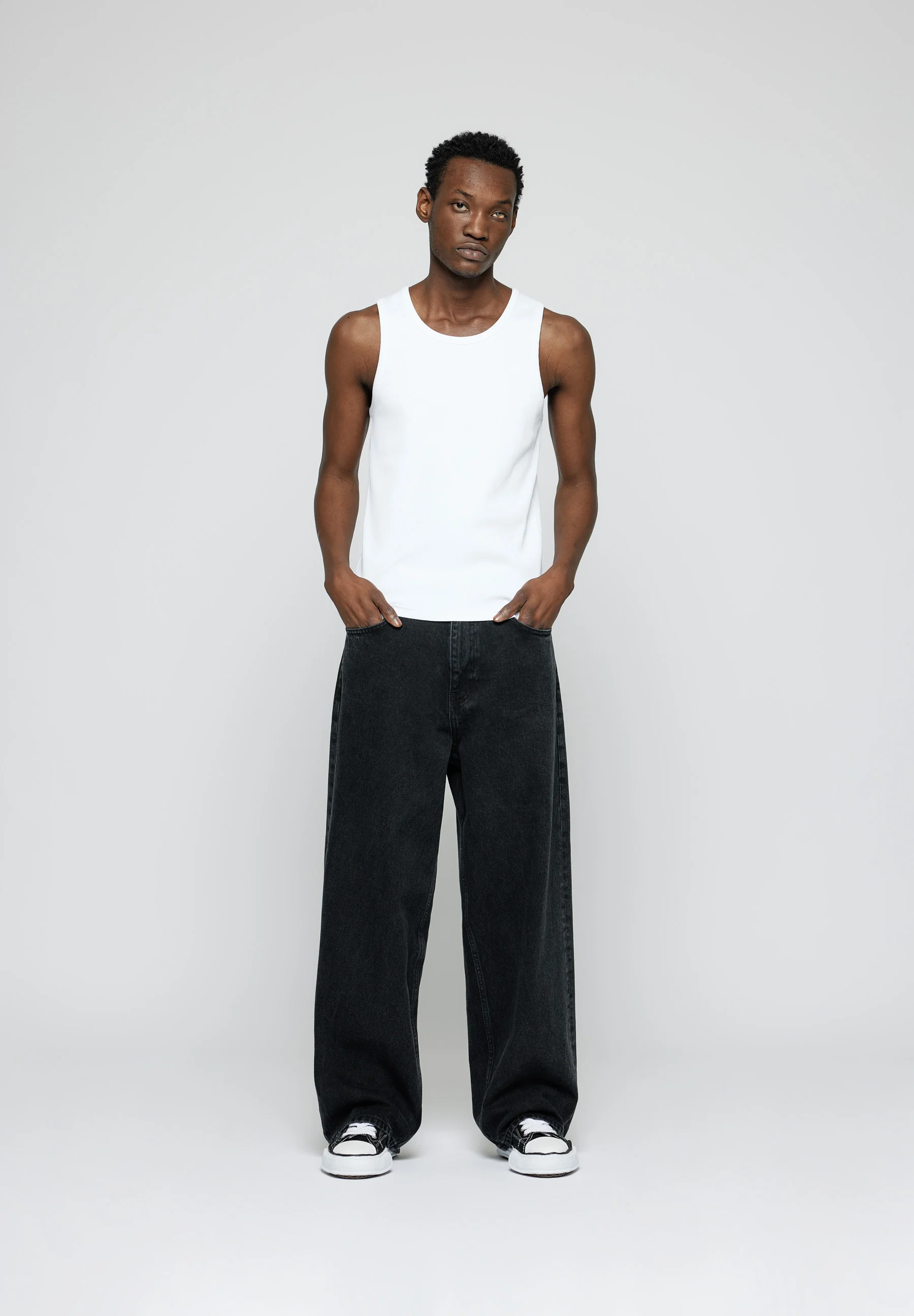 EIGHTYFIVE LOOSE BAGGY - Vaqueros holgados