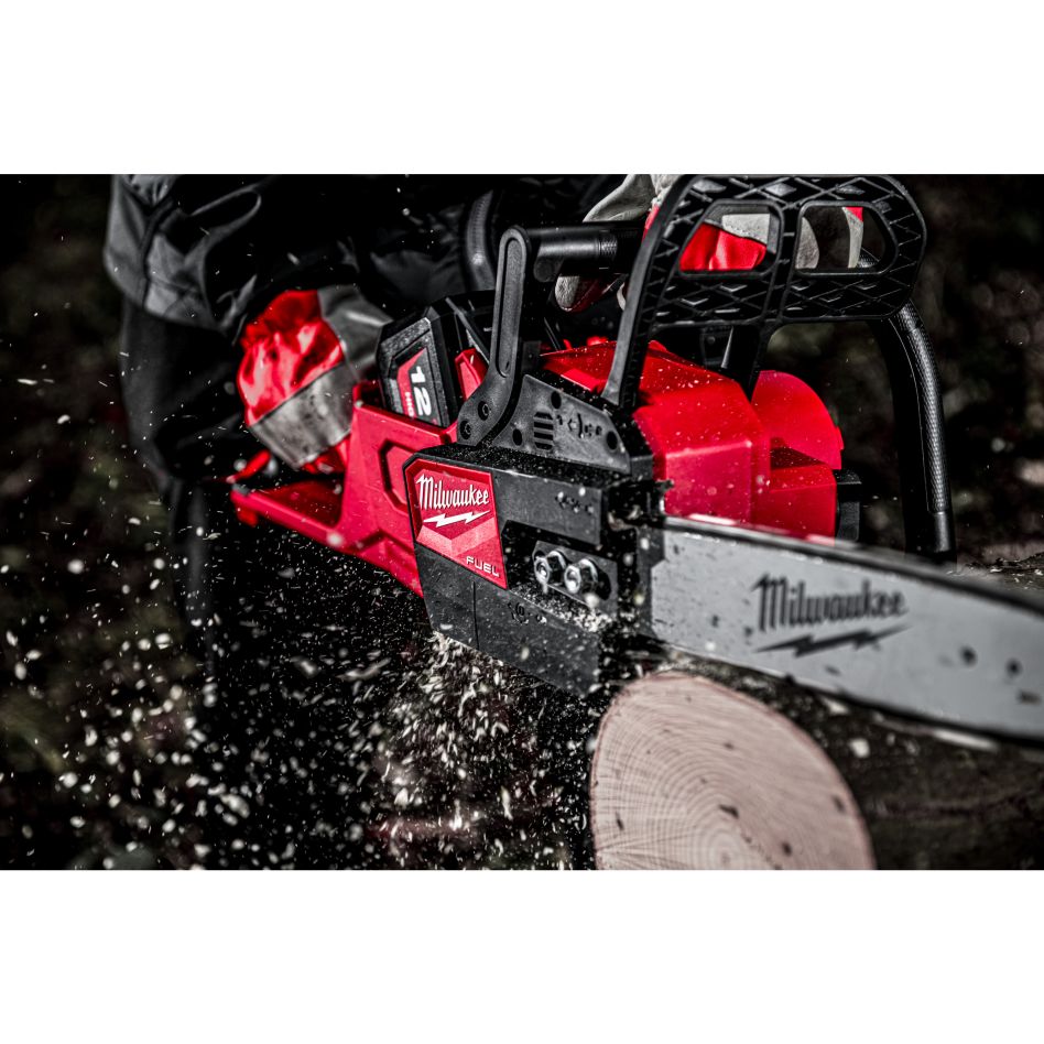 Tronçonneuse Milwaukee 4933499219 M18 FCHSC-122 FUEL™ avec chaîne de 30 cm, 18 V, 2 batteries de 12 Ah