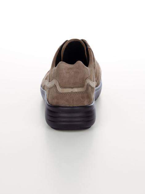 Schnürschuh mit Luftpolsterlaufsohle