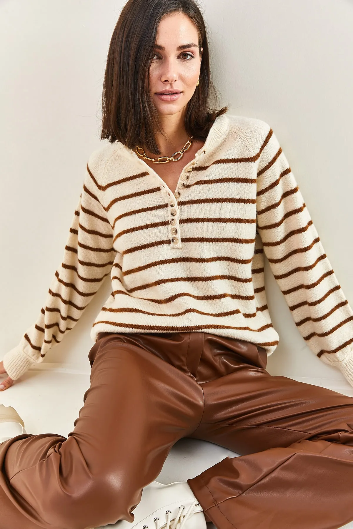 Bianco Lucci  Gestreifter Strickpullover mit Rollkragen und geknöpftem Kragen für Damen