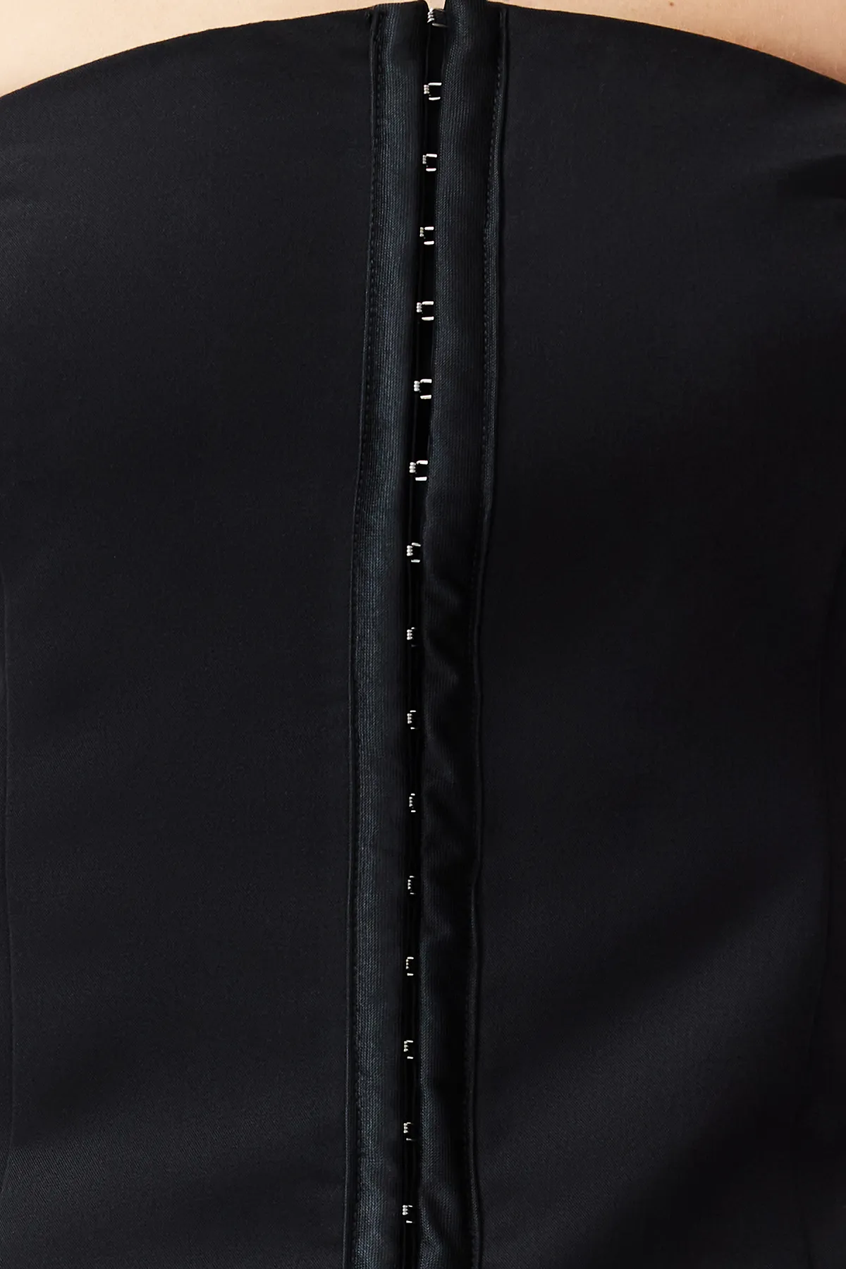 Trendyol Collection  Schwarzes tailliertes Bustier aus Polyviskose TPRSS24BS00034