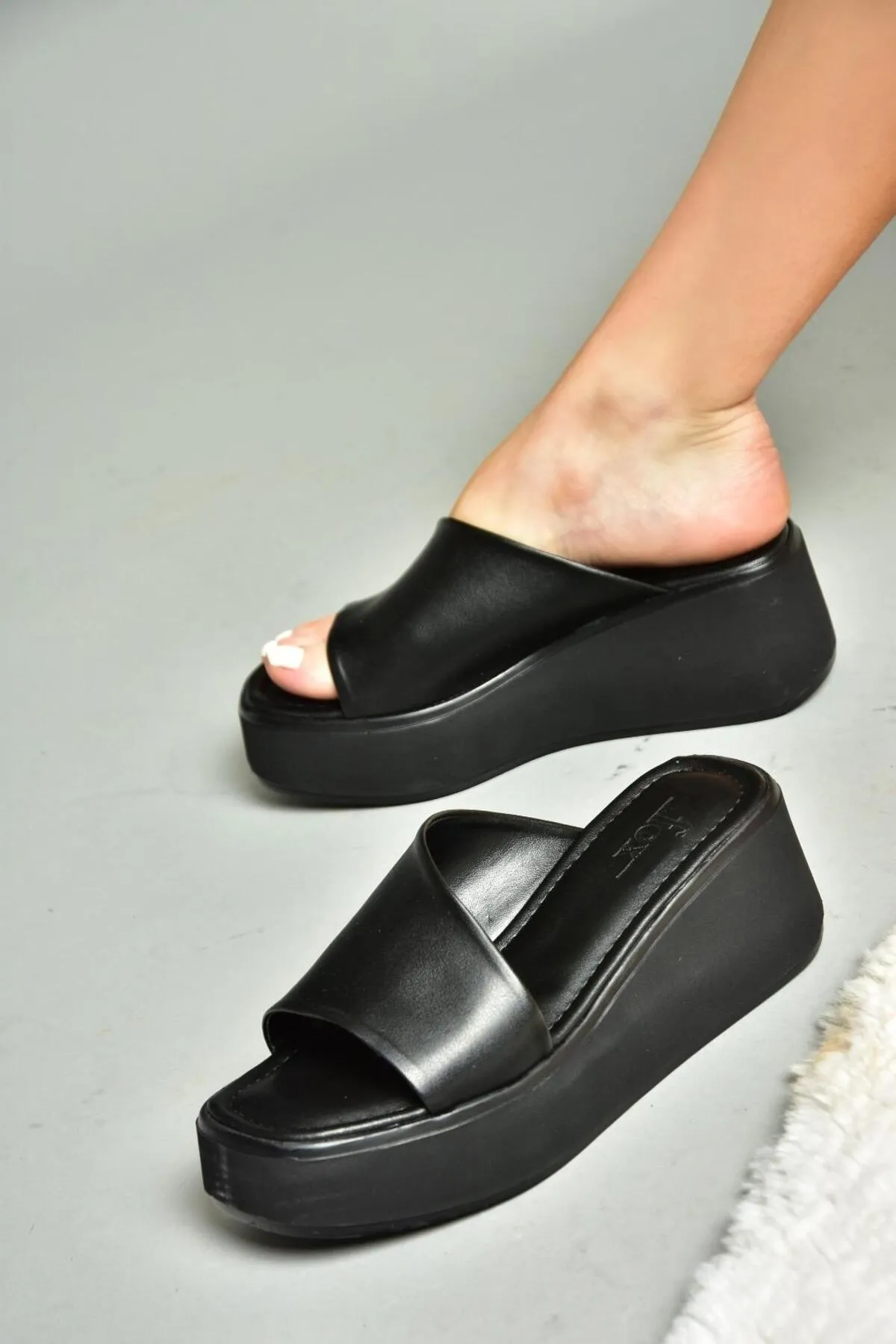 Fox Shoes  Pantolette - Schwarz - Flacher Absatz