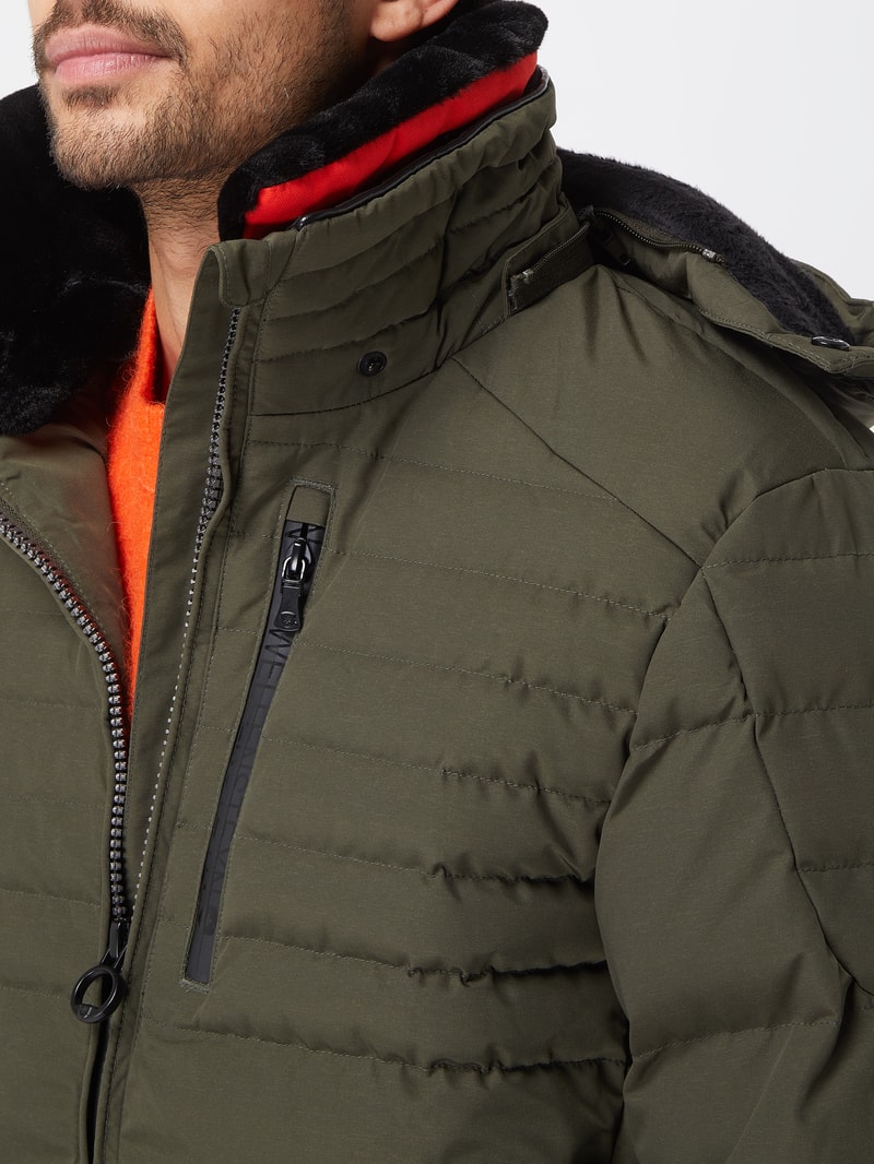 Steppjacke mit abnehmbarem Kunstfellbesatz Modell 'POLAR' in olivgrün