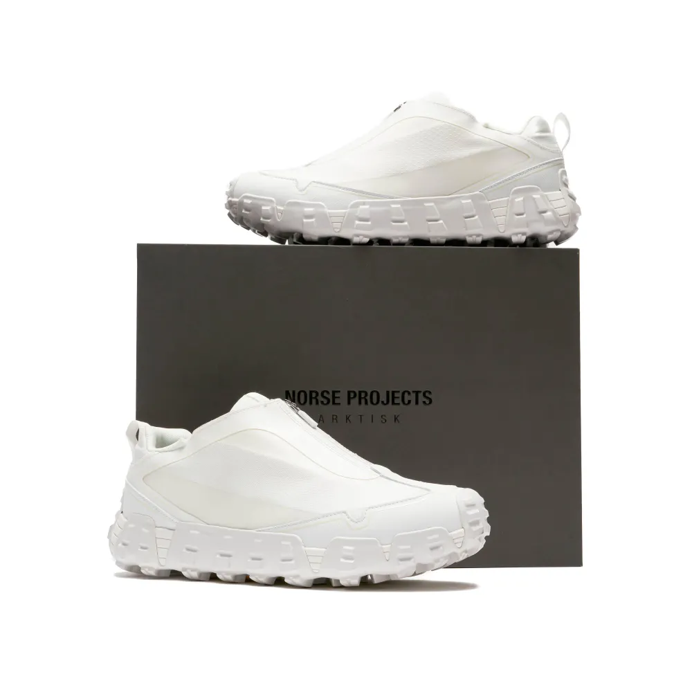 Norse Projects Zip Up Runner V04 NPF01-0009-0001 / weiss