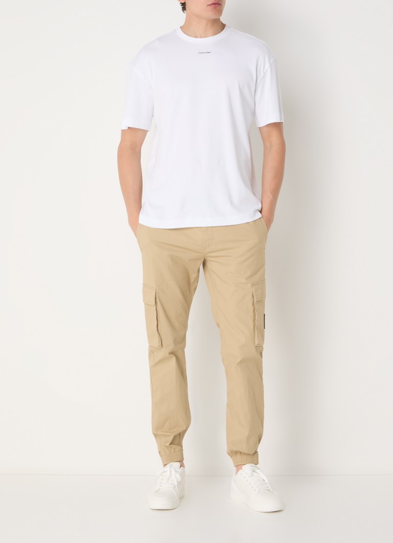 Pantaloni cargo Calvin Klein Slim Fit cu buzunare cu clapă și logo