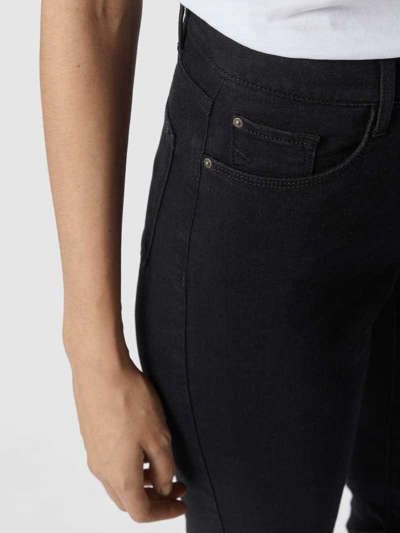 Jeans mit Label-Patch aus Leder Modell 'Carola' in schwarz