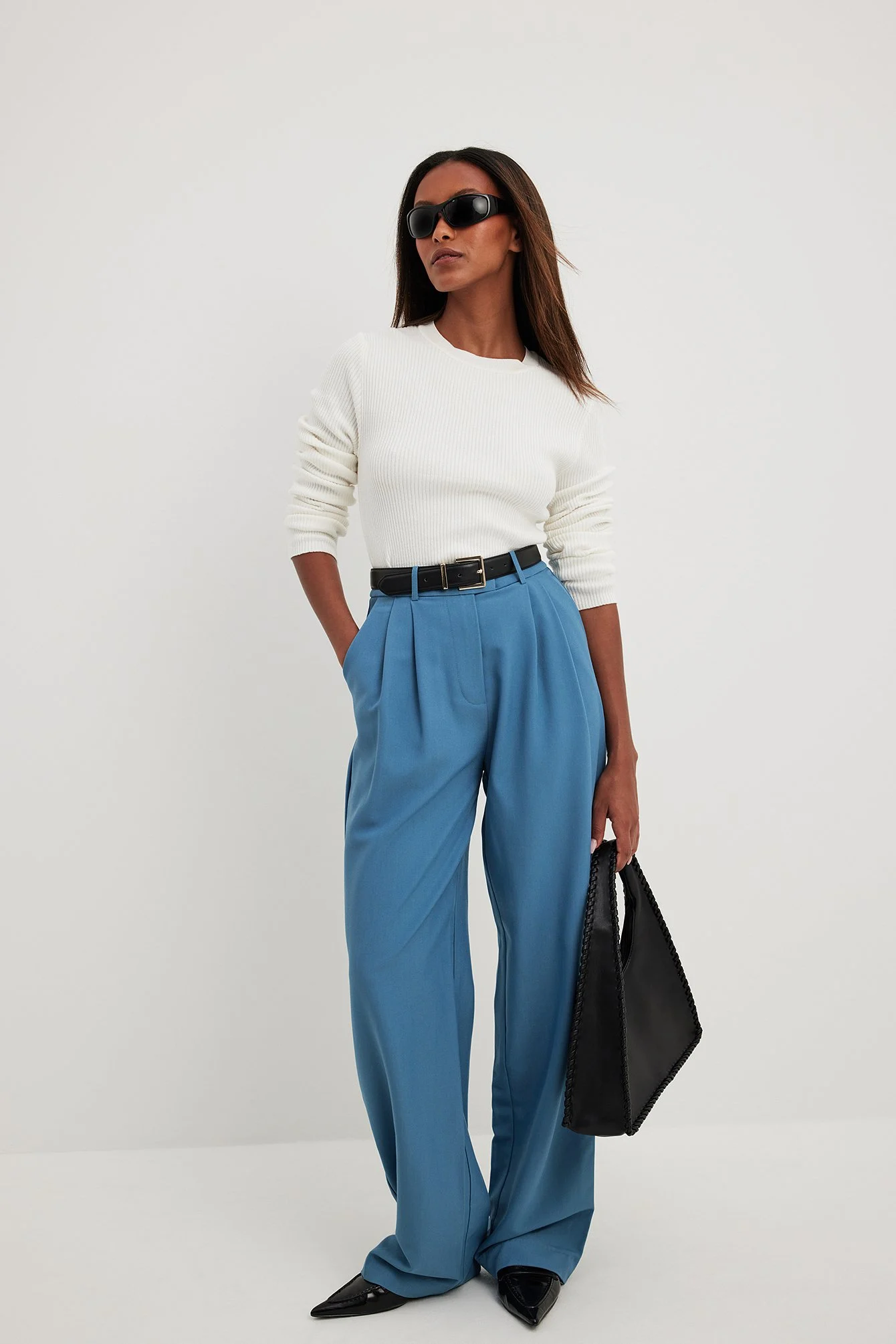 Weite Hose mit hoher Taille und Bundfalten