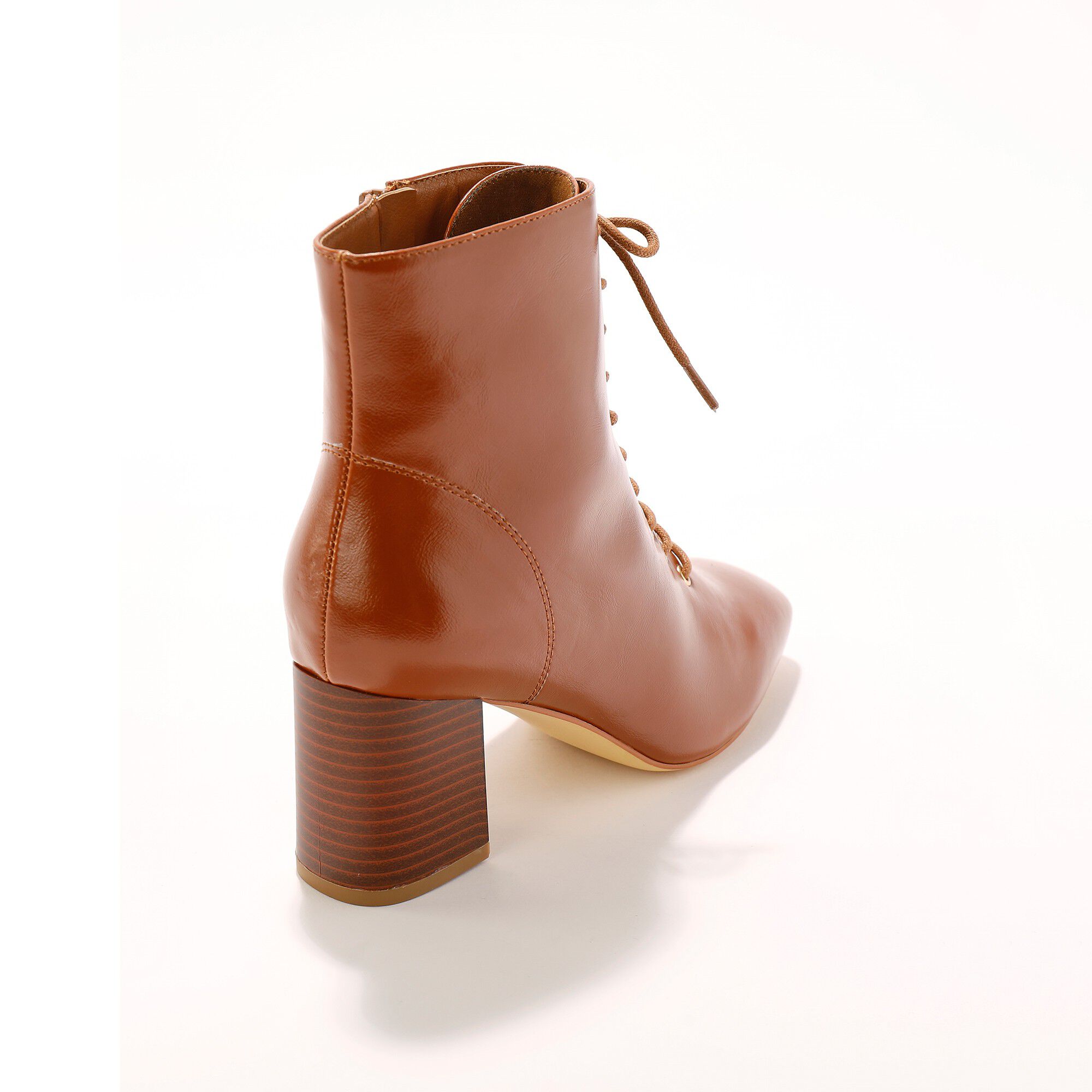 Bottines lacées à talon
