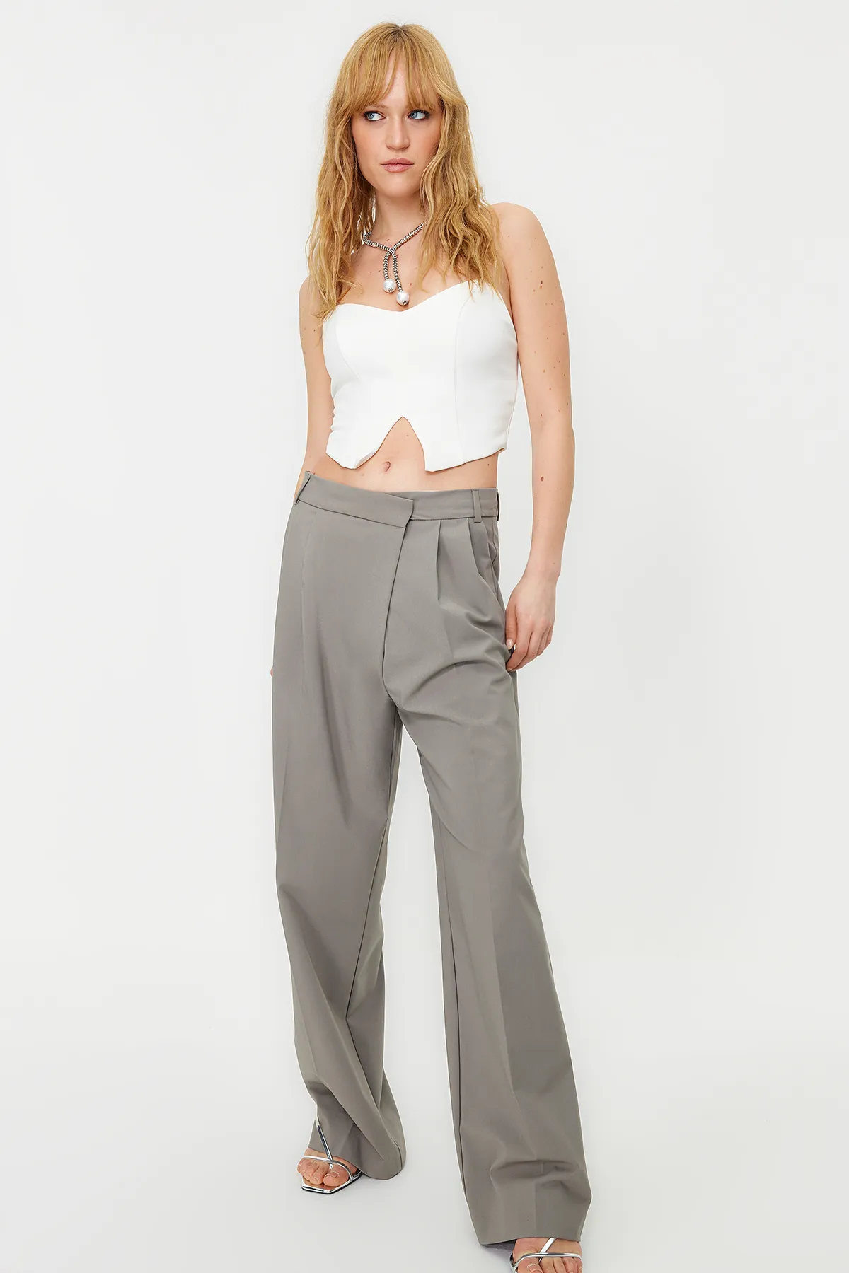 Trendyol Collection  Weißes, bauchfreies, gewebtes Braut-Bustier TPRSS24BS00001