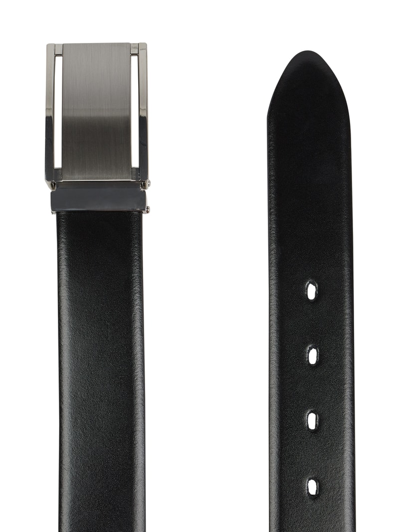 Gürtel aus Leder in schwarz