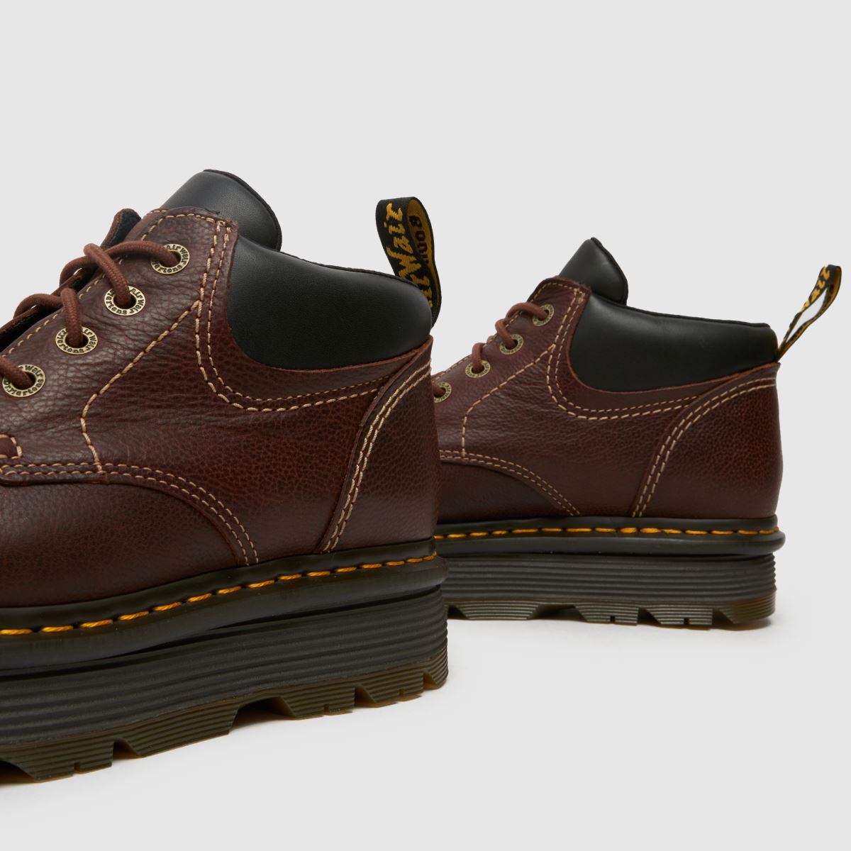 Dr. Martens zebcakk csizma sötétbarna színben