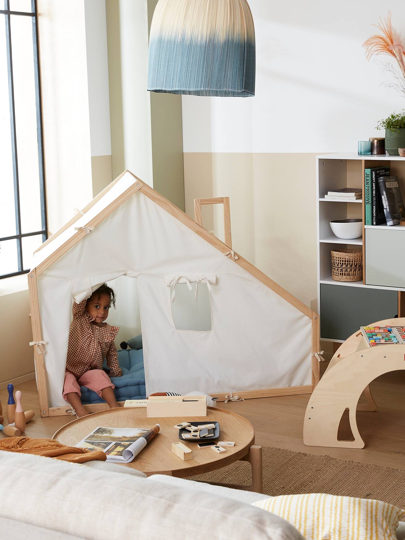 Cabane en tissu et bois FSC® multicolore