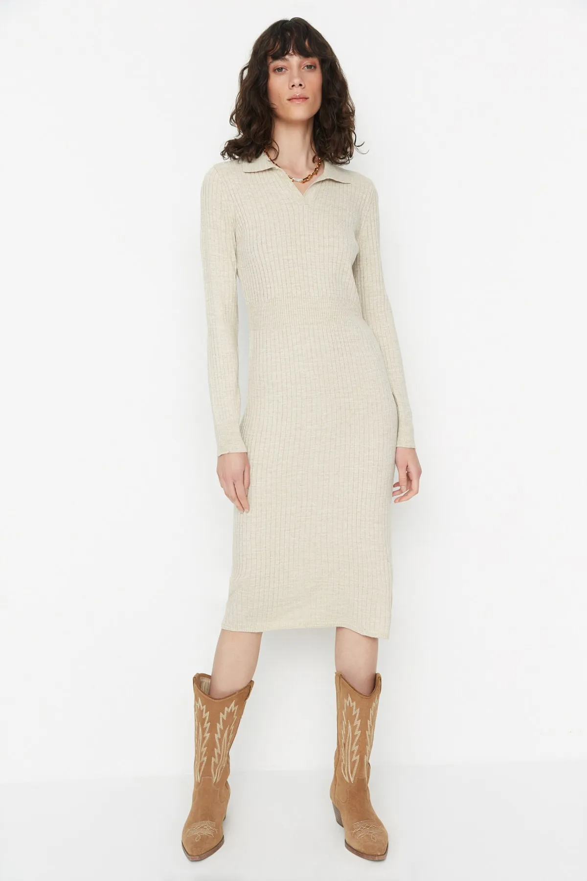 Trendyol Collection  Beige Beige Midi-Strickkleid mit Rollkragen TWOAW22EL1376 Kleid TWOAW22EL1376