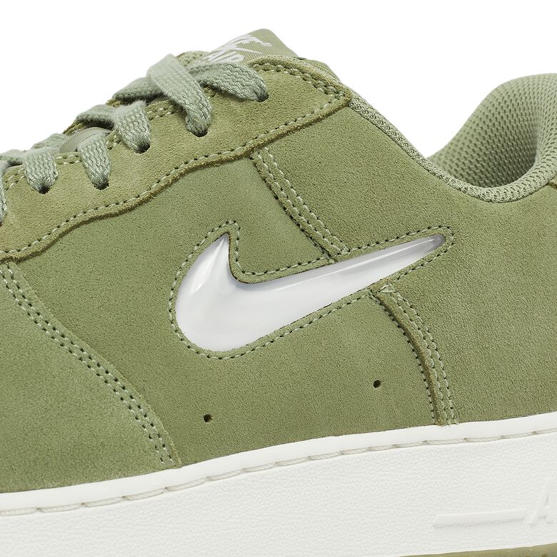 NIKE Wmns Air Force 1 Low Retro 