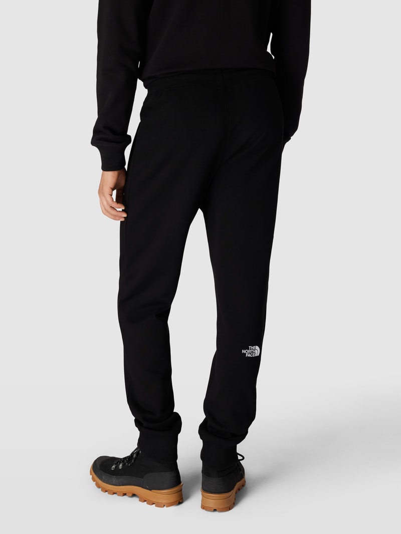 Sweatpants mit Label-Detail in schwarz
