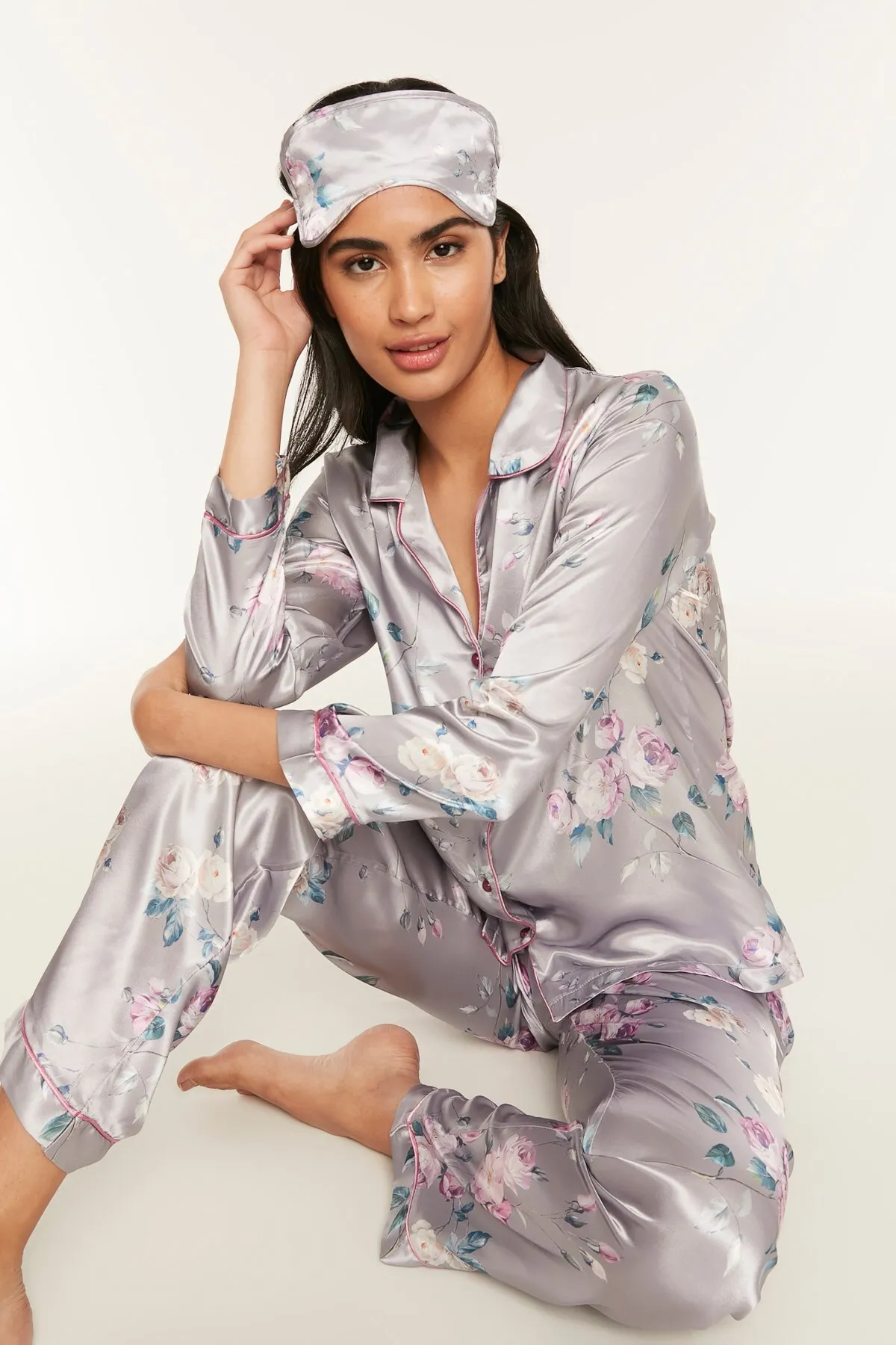 C&City  Gemustertes 7-teiliges Satin-Pyjama-Set 9550 Grau