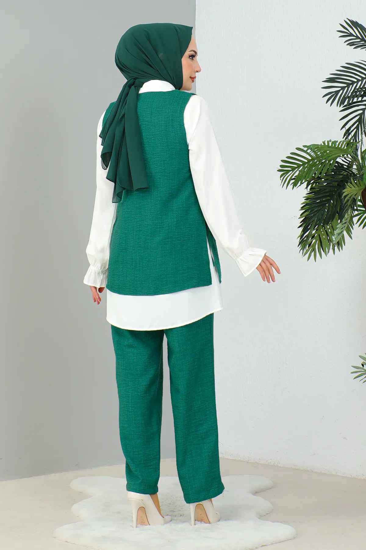 MODAQU  Grünes Leinenset - Dreierset mit Steindetails