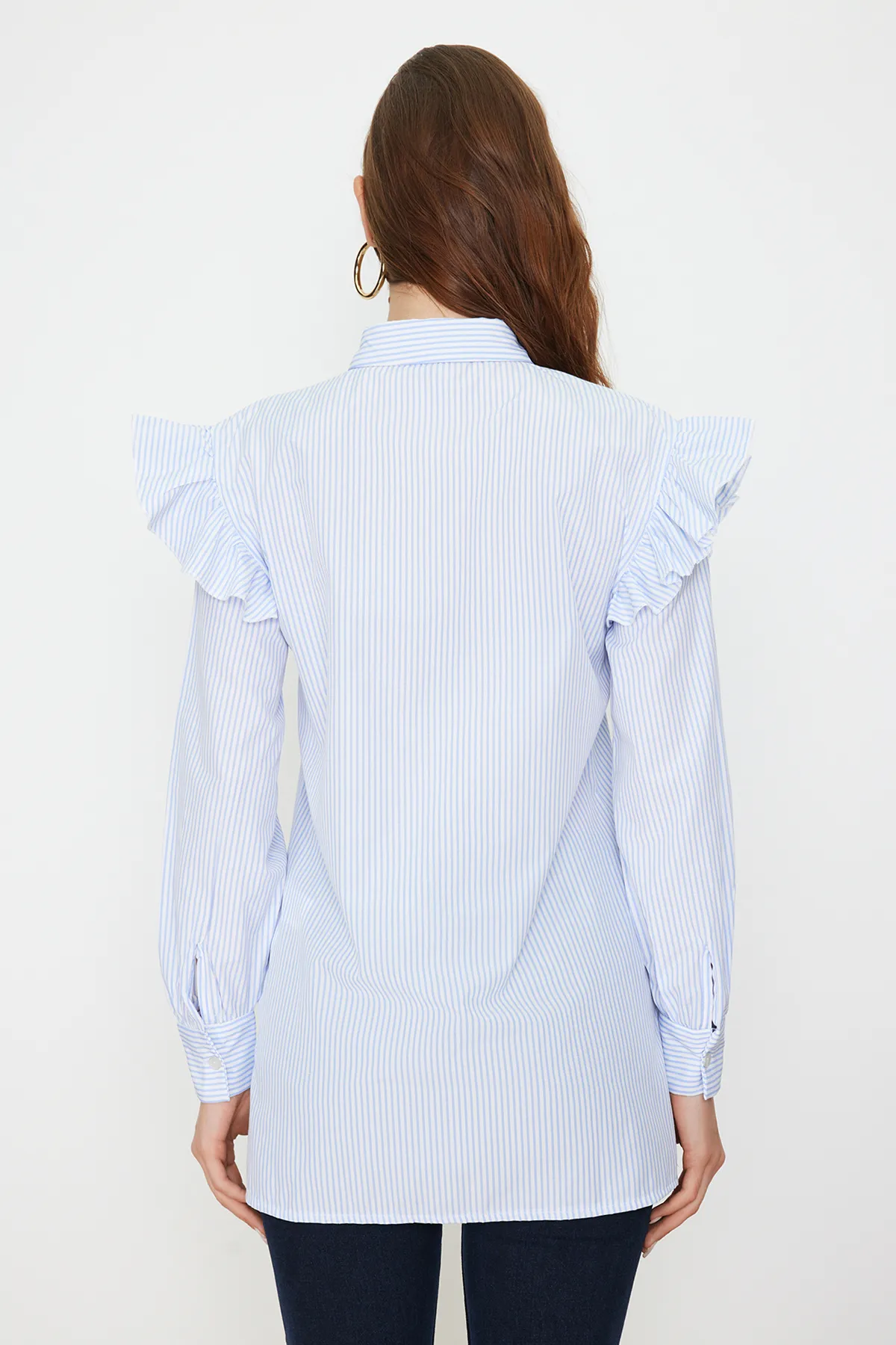 Trendyol Modest  Hellblaues gestreiftes Hemd aus gewebter Baumwolle TCTSS24TG00010
