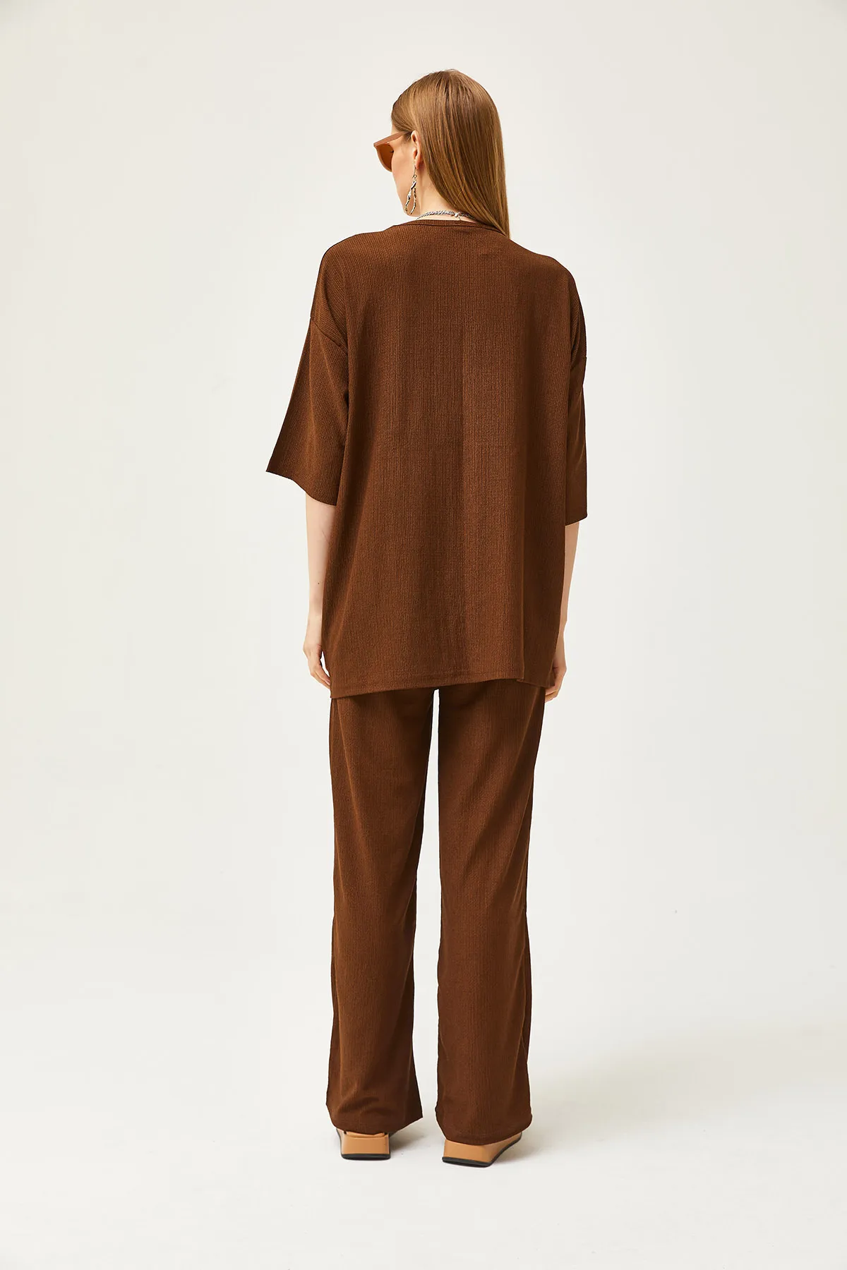 Olalook  Bitterbraunes Set aus Oberteil und Kimono sowie Hose für Damen TKM-19000280
