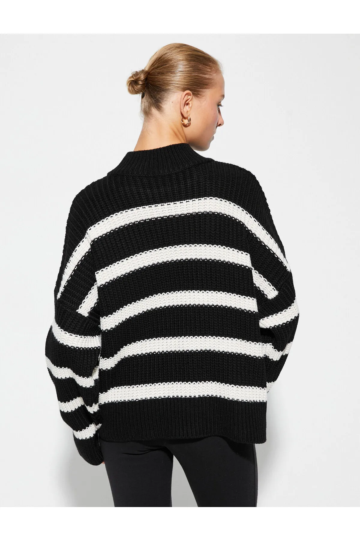 Koton  Gestrickter Pullover mit halbem Rollkragen und Kaschmirstruktur