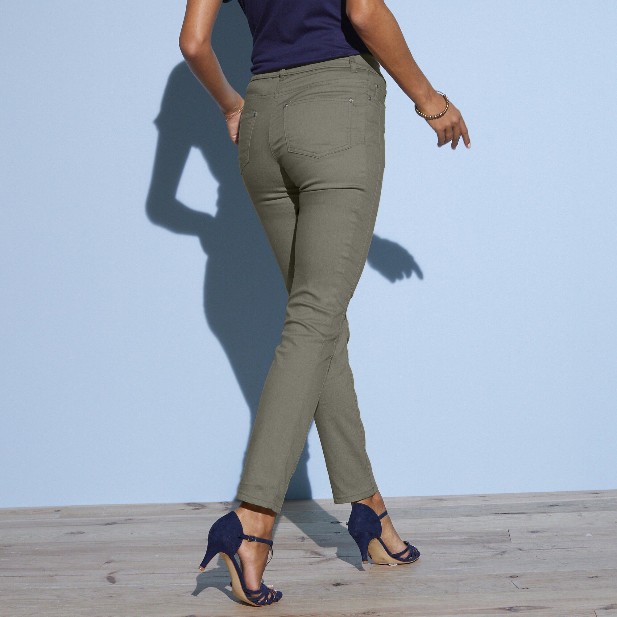 Pantalon stretch coutures affinantes