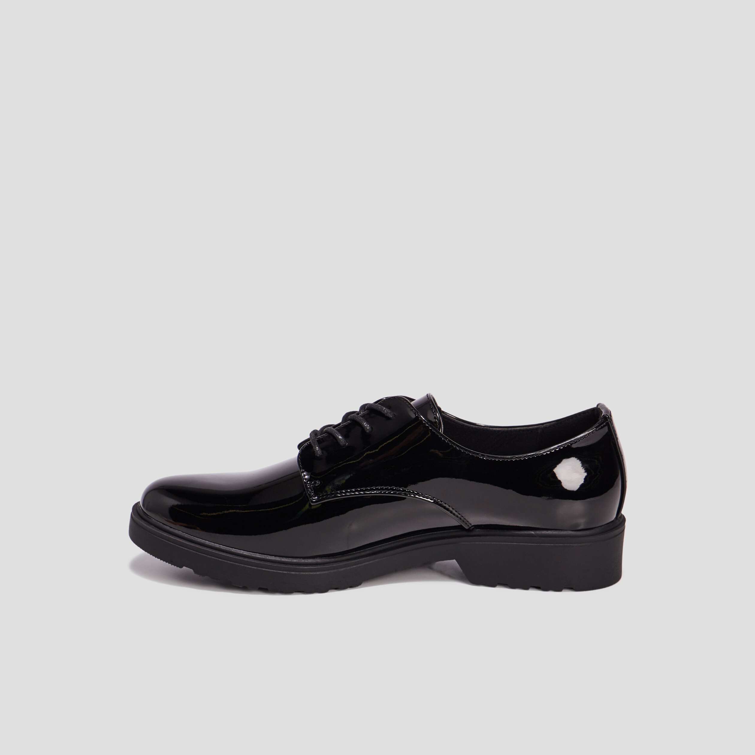 Derbies à lacets vernies Liberto noir femme | La Halle