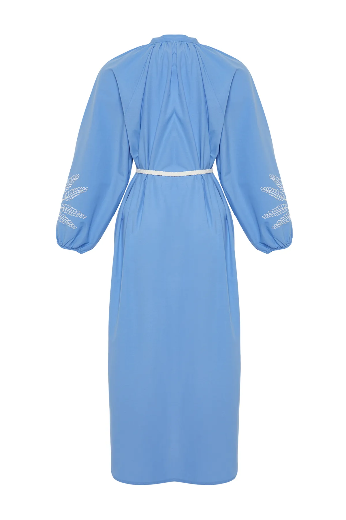 Trendyol Modest  Blaues, ärmelbesticktes / besticktes Kleid mit Ballonärmeln aus Webstoff TCTSS24EB00213