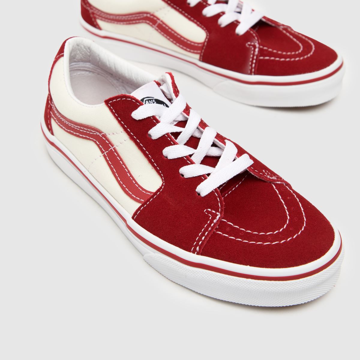 Beli in rdeči superge Vans Sk8-Low Youth