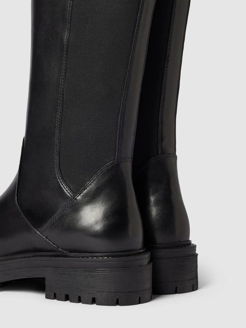 Stiefel mit elastischen Einsätzen Modell 'IRIDEA' in schwarz