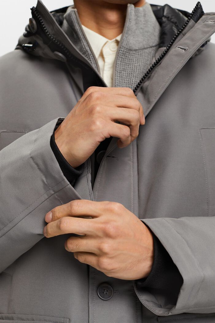 Daunenjacke mit Kapuze