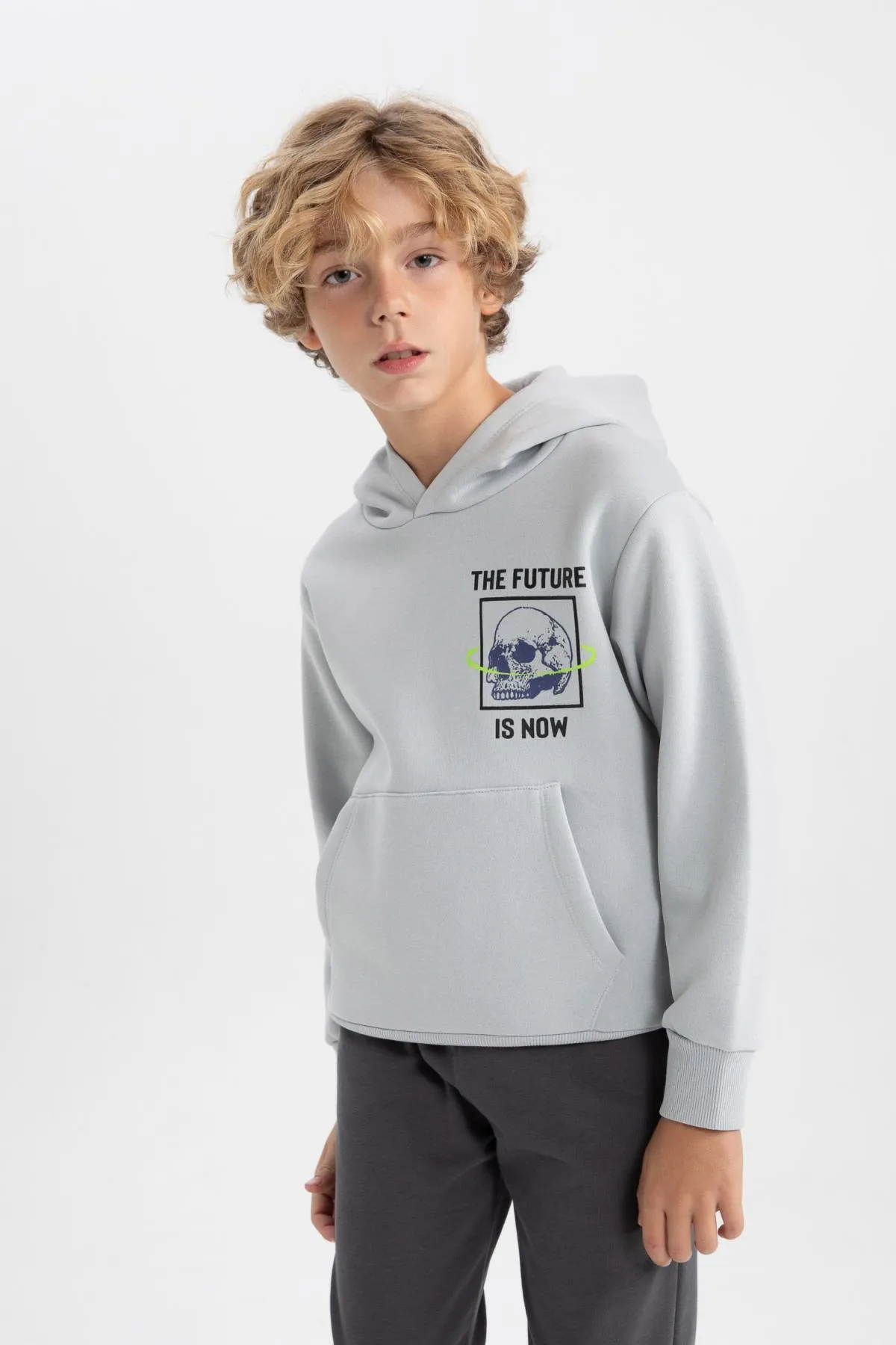 DeFacto  Dickes Kapuzen-Sweatshirt mit regulärer Passform für Jungen
