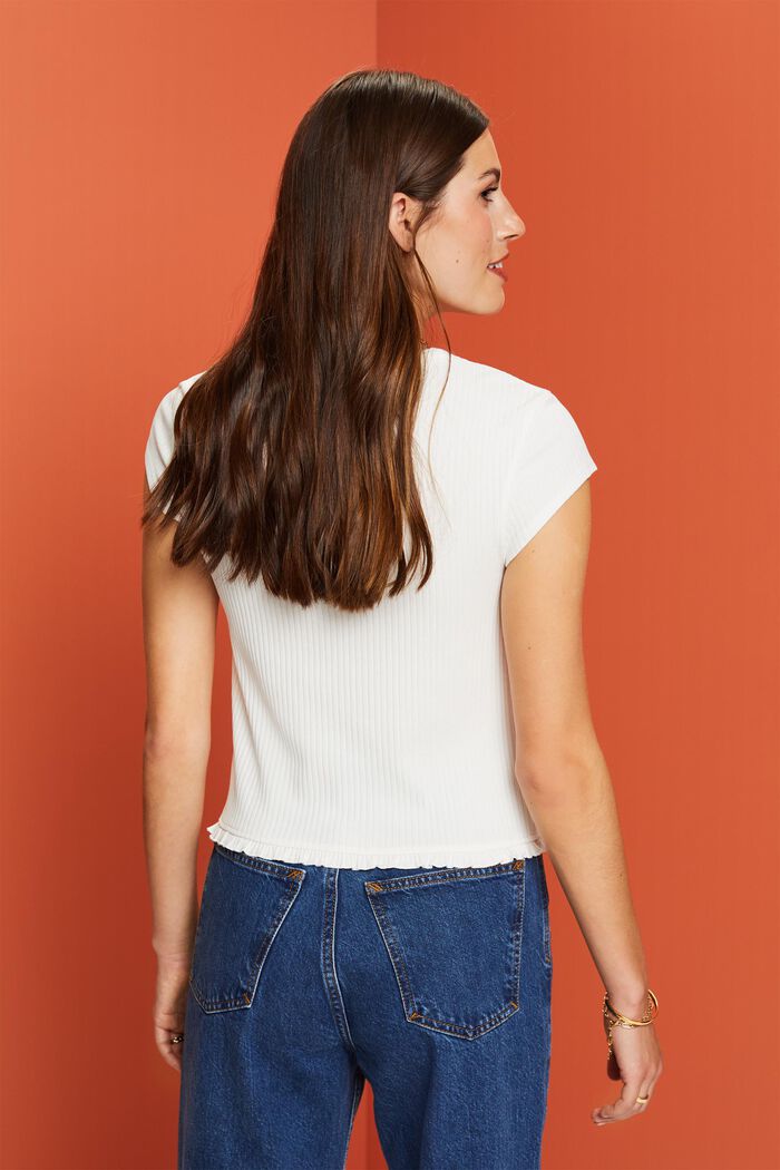 Geripptes T-Shirt mit Rüschensaum