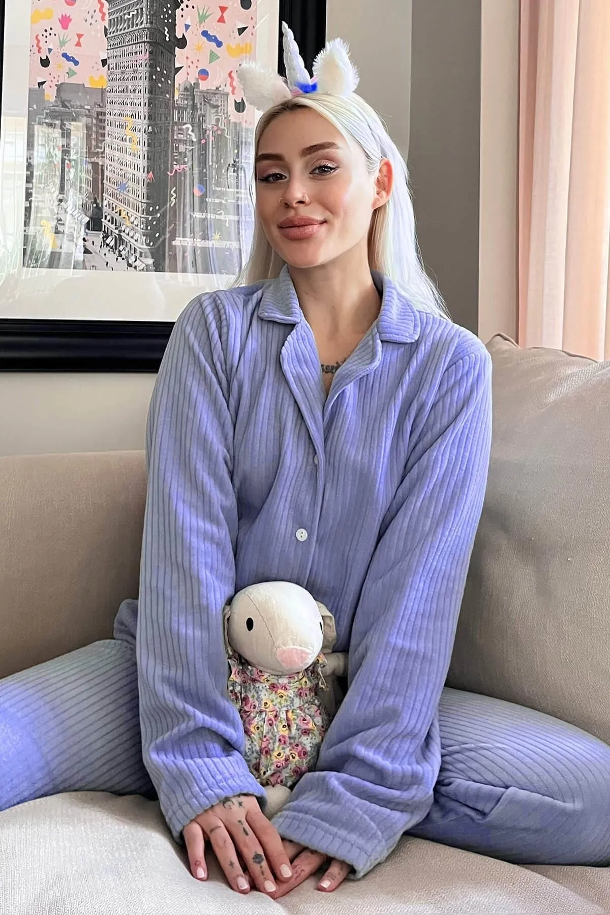 Pijamaevi  Blaues, schlichtes Pyjama-Set aus Plüsch-Fleece mit Knöpfen vorne